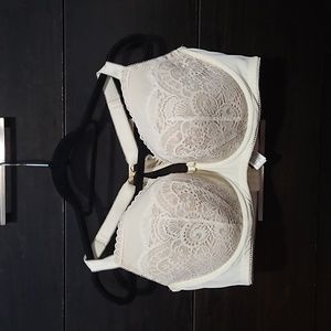 Cream bra size 40H